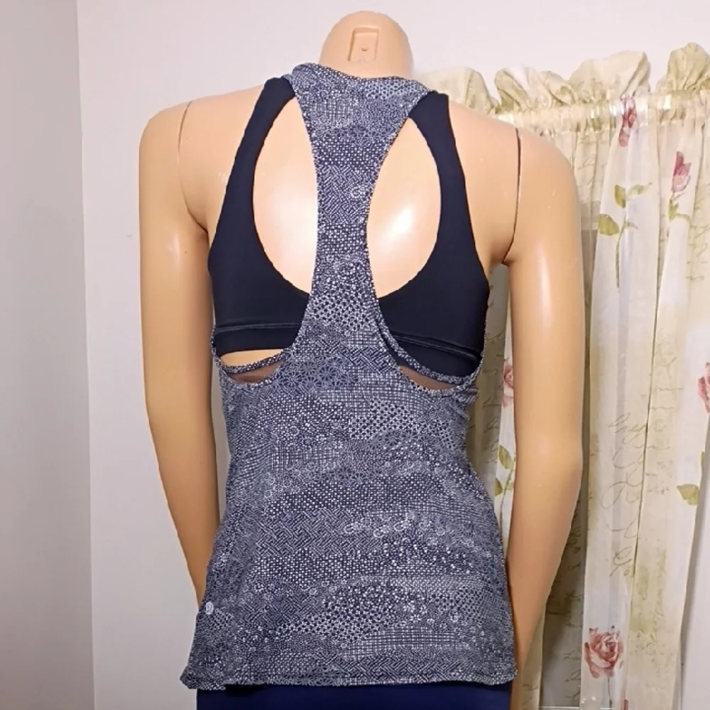 Lululemon Athletica Navy Patterned‎ Tank Top